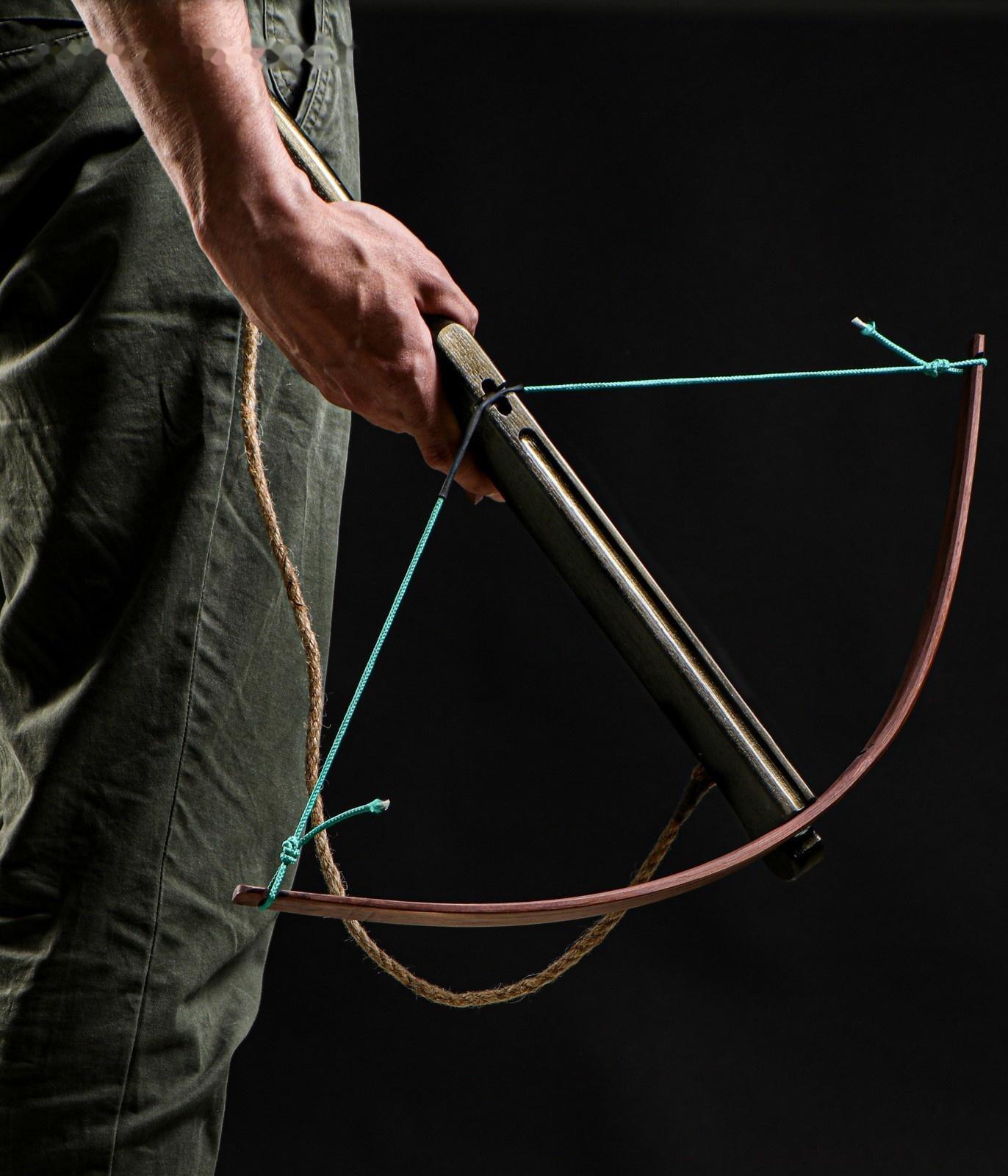 Сувенирное деревянное оружие 