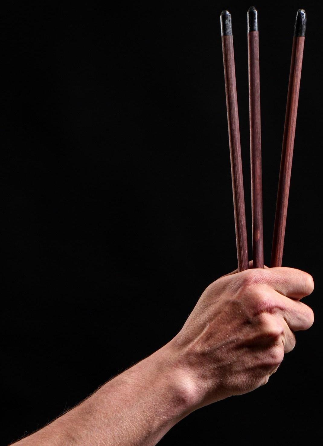 Сувенирное деревянное оружие 