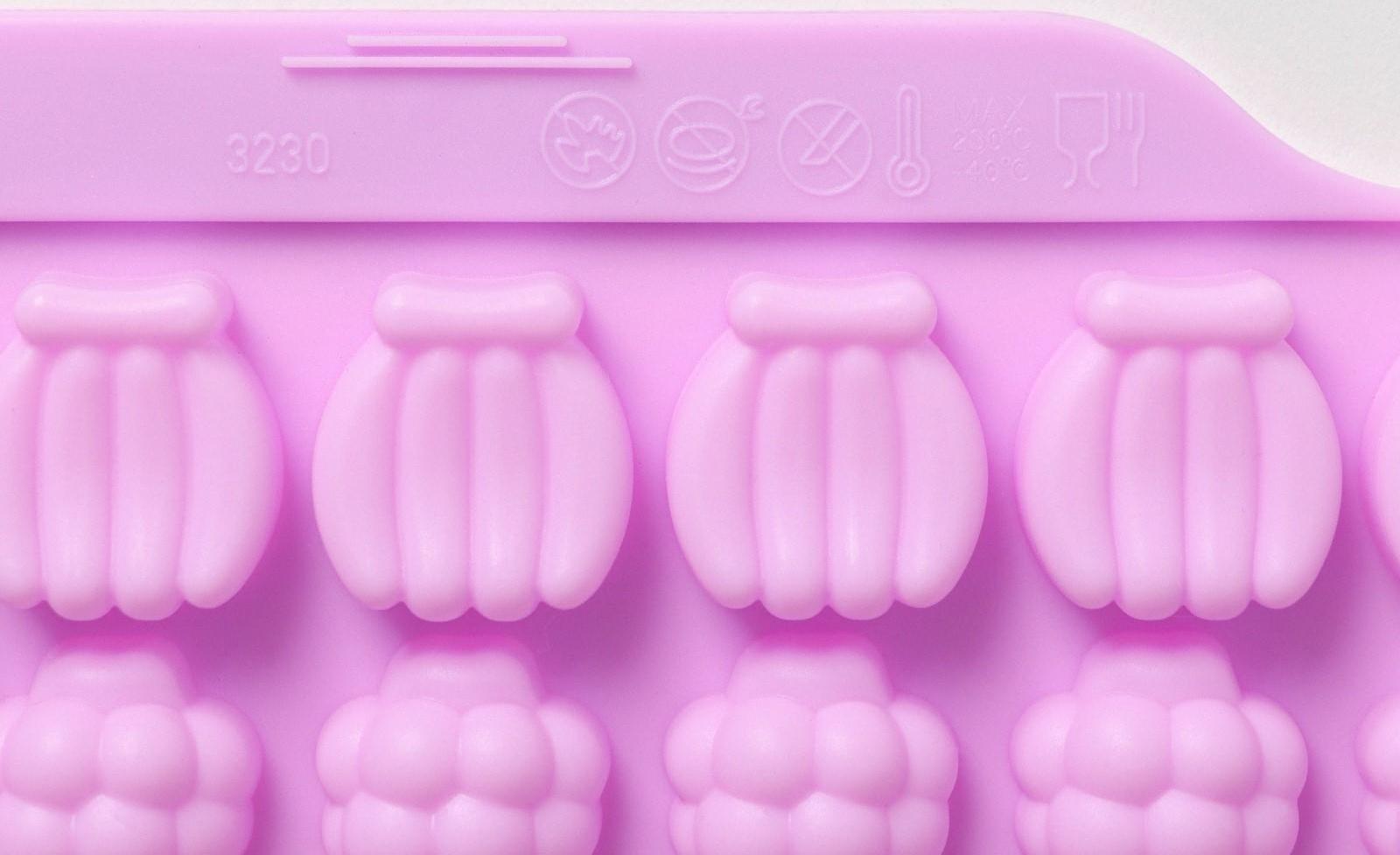 Форма для мармелада Доляна «Фруктовый бум», 18×16 см, 42 ячейки (2,2×2,2 см), цвет розовый