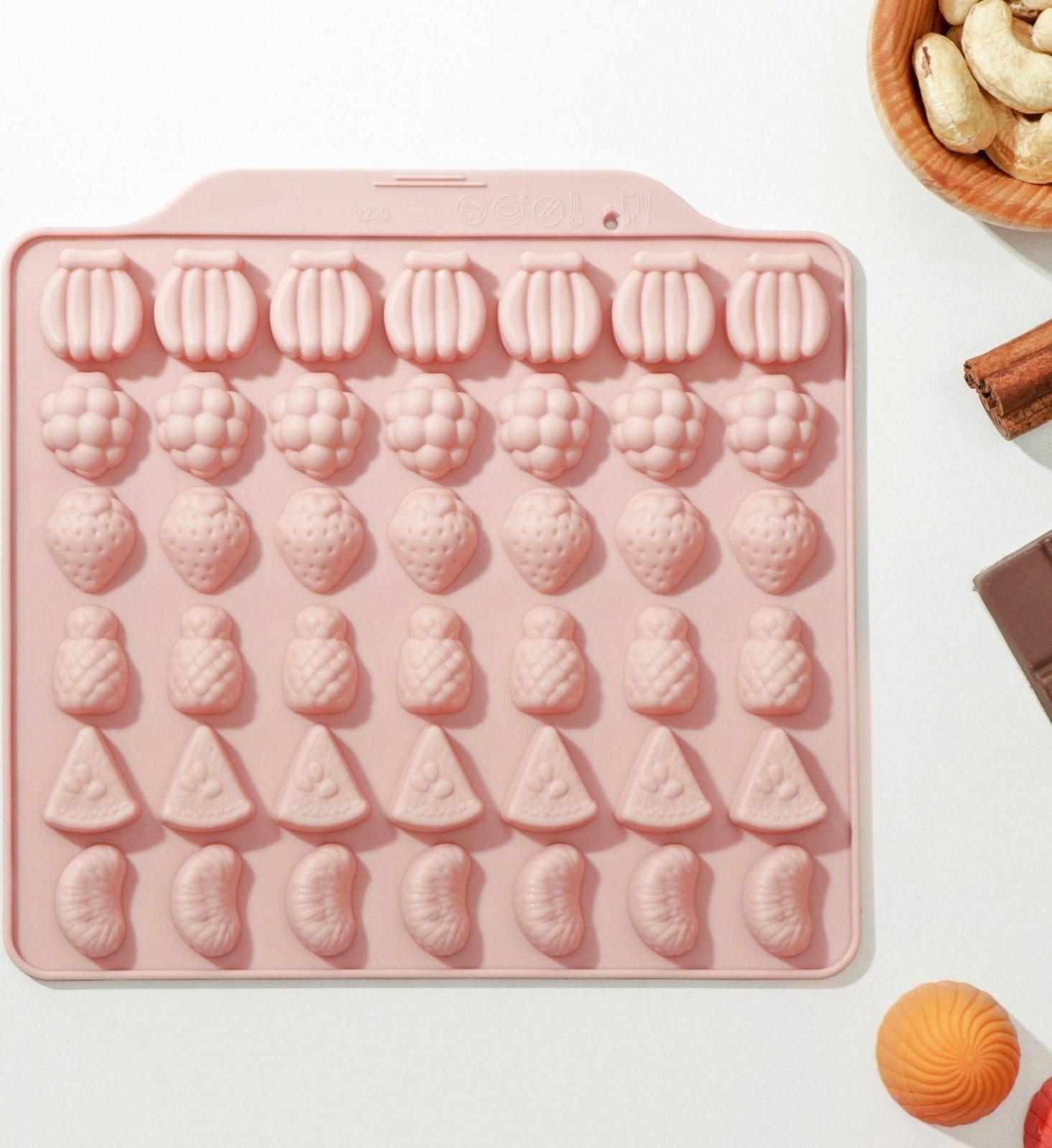 Форма для мармелада Доляна «Фруктовый бум», 18×16 см, 42 ячейки (2,2×2,2 см), цвет розовый