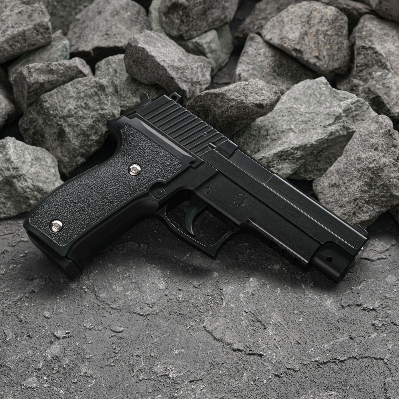 Пистолет страйкбольный 