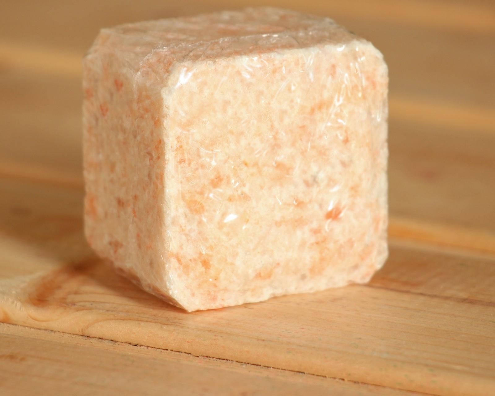 Соляной брикет куб 