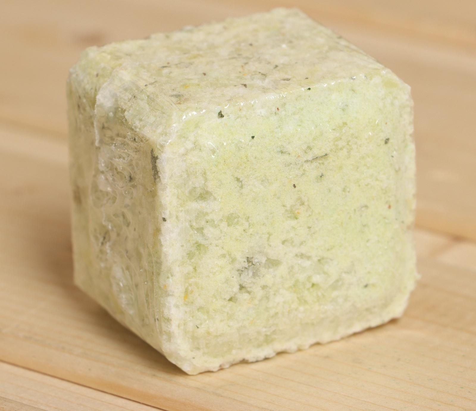 Соляной брикет куб 