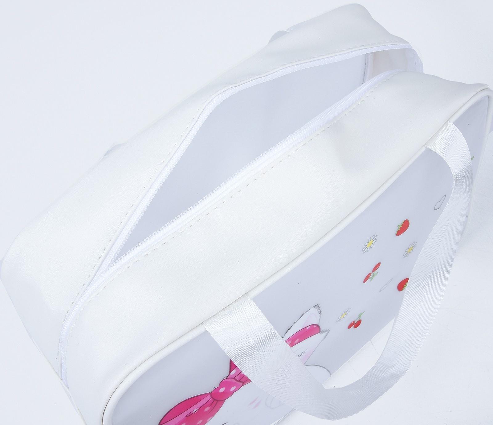 Косметичка на молнии, цвет белый