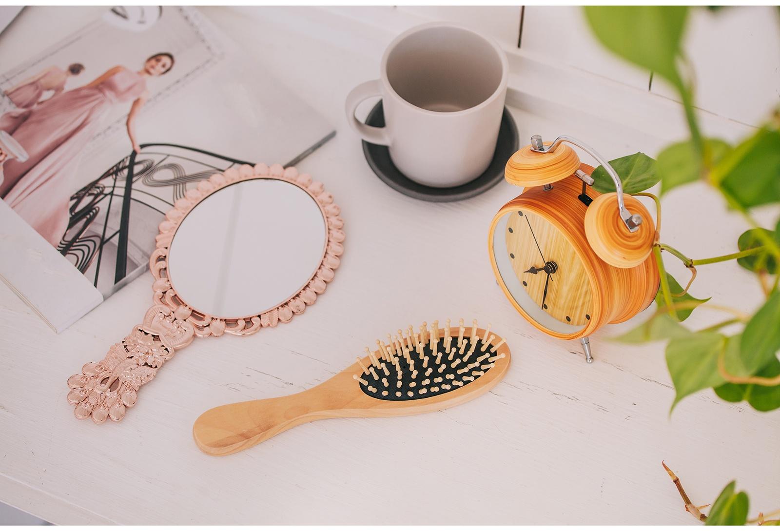 Расчёска массажная «Натурель», 6 × 22 см, цвет «светлое дерево»