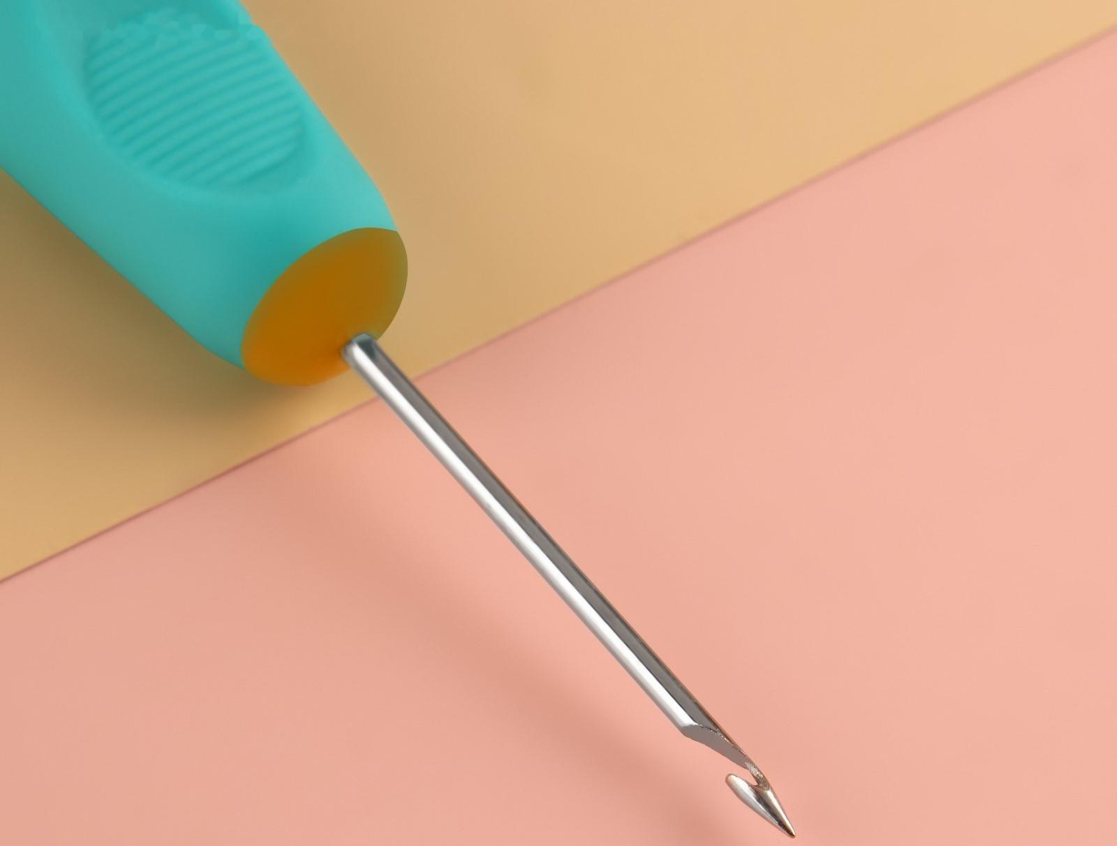 Шило швейное, с крючком, d = 1,6 мм, 13,5 × 3 см