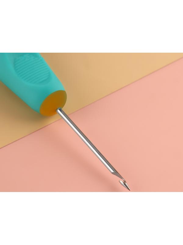 Шило швейное, с крючком, d = 1,6 мм, 13,5 × 3 см