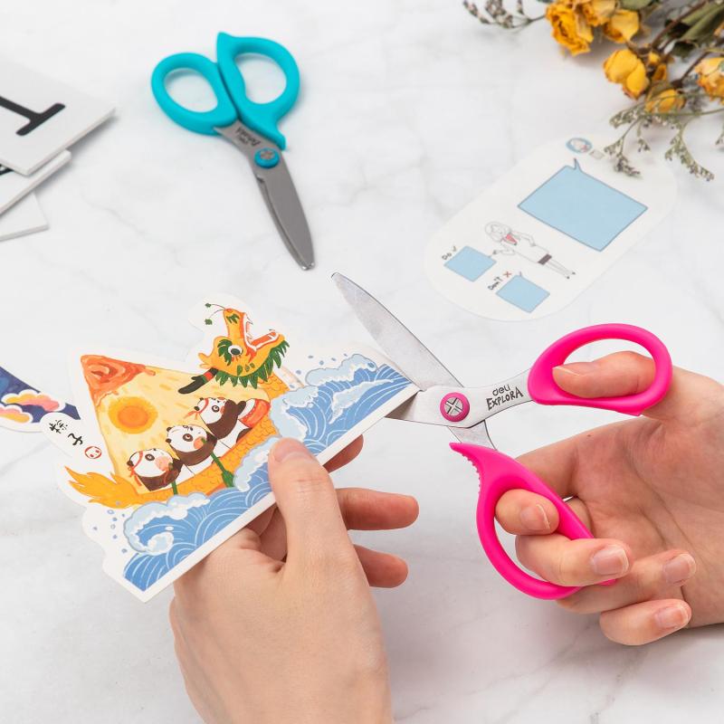 Ножницы детские Deli Explora E77755-BLUE 135мм, сталь, ассимм ручки,голубой