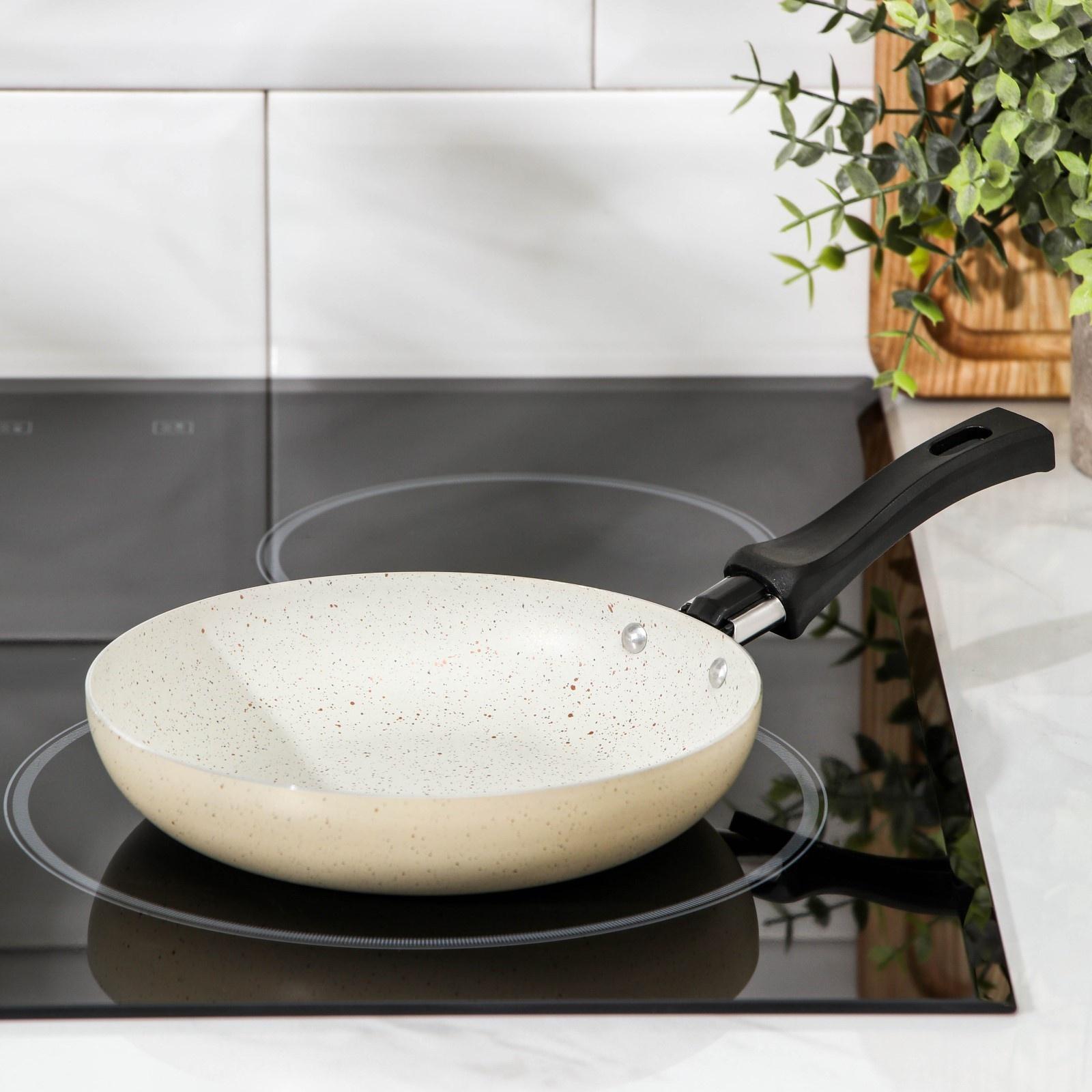 Сковорода «Стоун», d=17 см, пластиковая ручка, антипригарное покрытие, цвет бежевый