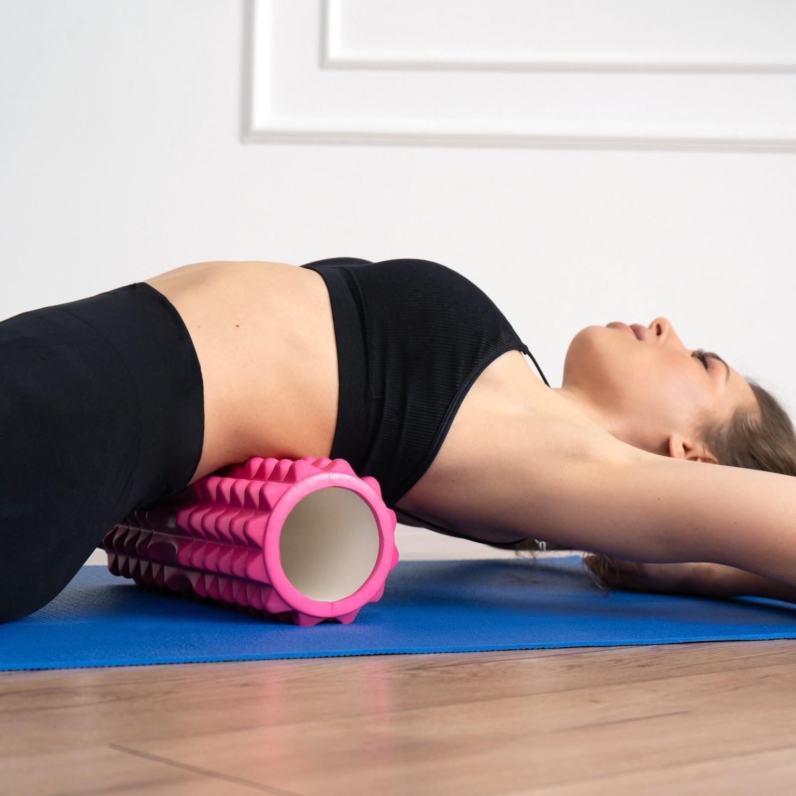 Роллер для йоги Sangh, массажный, 33х10 см, цвет розовый