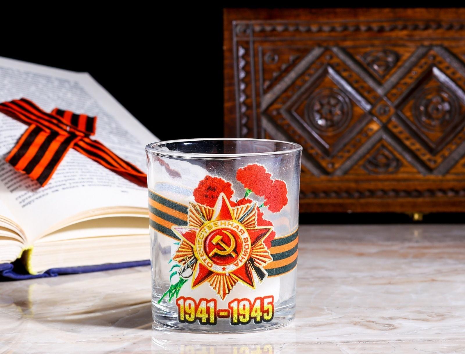 Свеча памяти в подсвечнике 