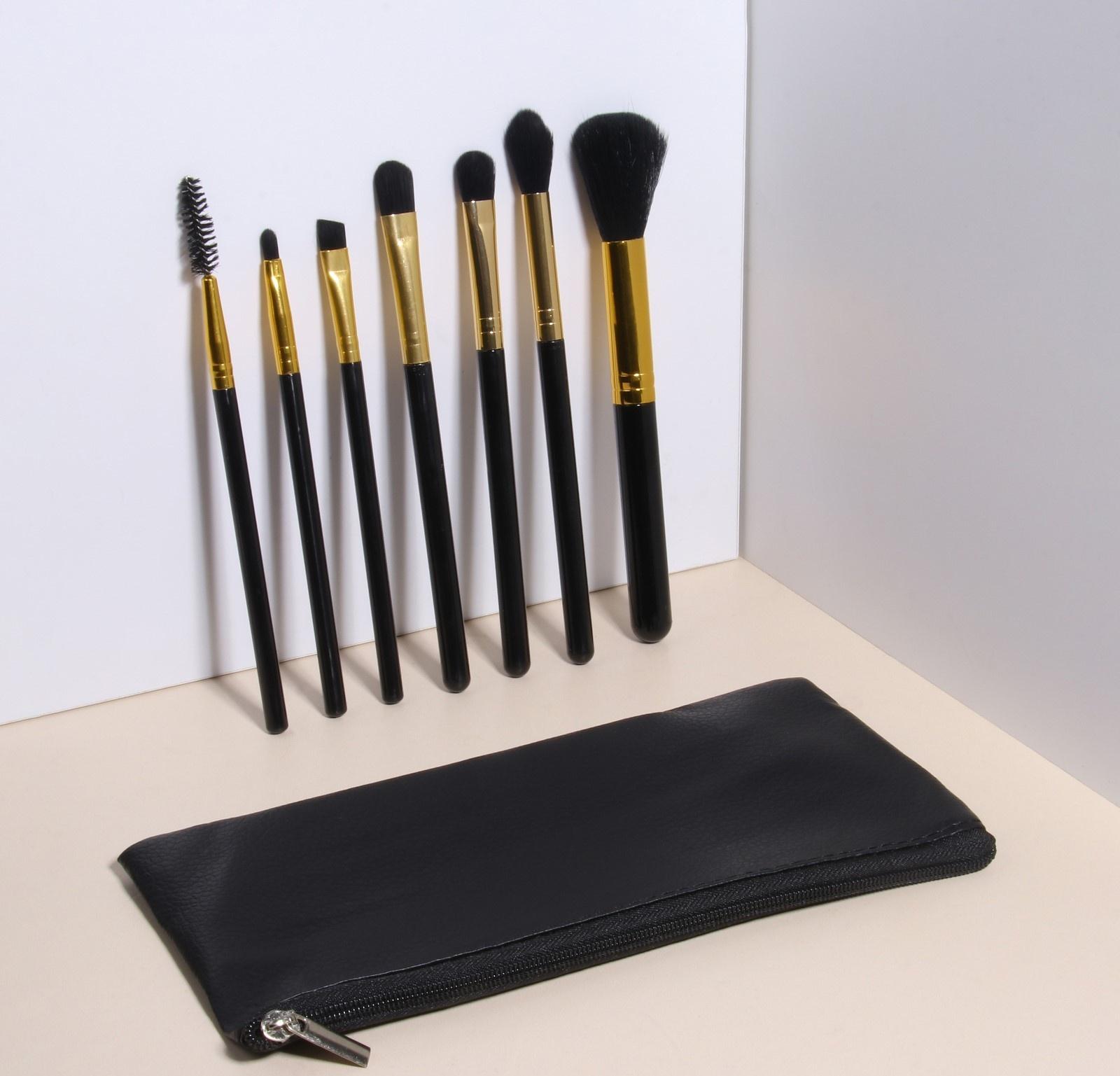 Набор кистей для макияжа, 7 предметов, чехол на молнии, цвет чёрный