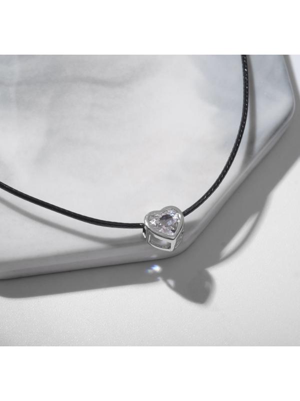 Кулон на шнурке 