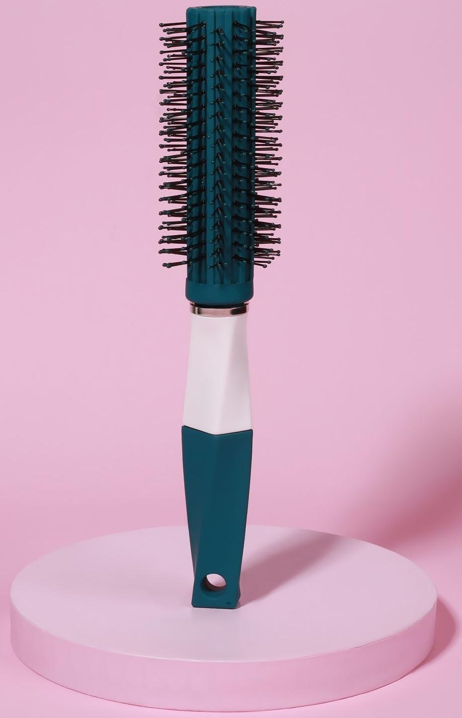 Брашинг, прорезиненная ручка, d = 1,8/4 × 22,5 см, цвет зелёный/белый