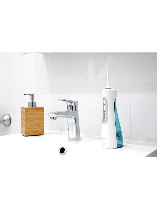 Ирригатор Kitfort КТ-2901, портативный, 5 Вт, 150 мл, 3 режима, 2 насадки, от АКБ, белый