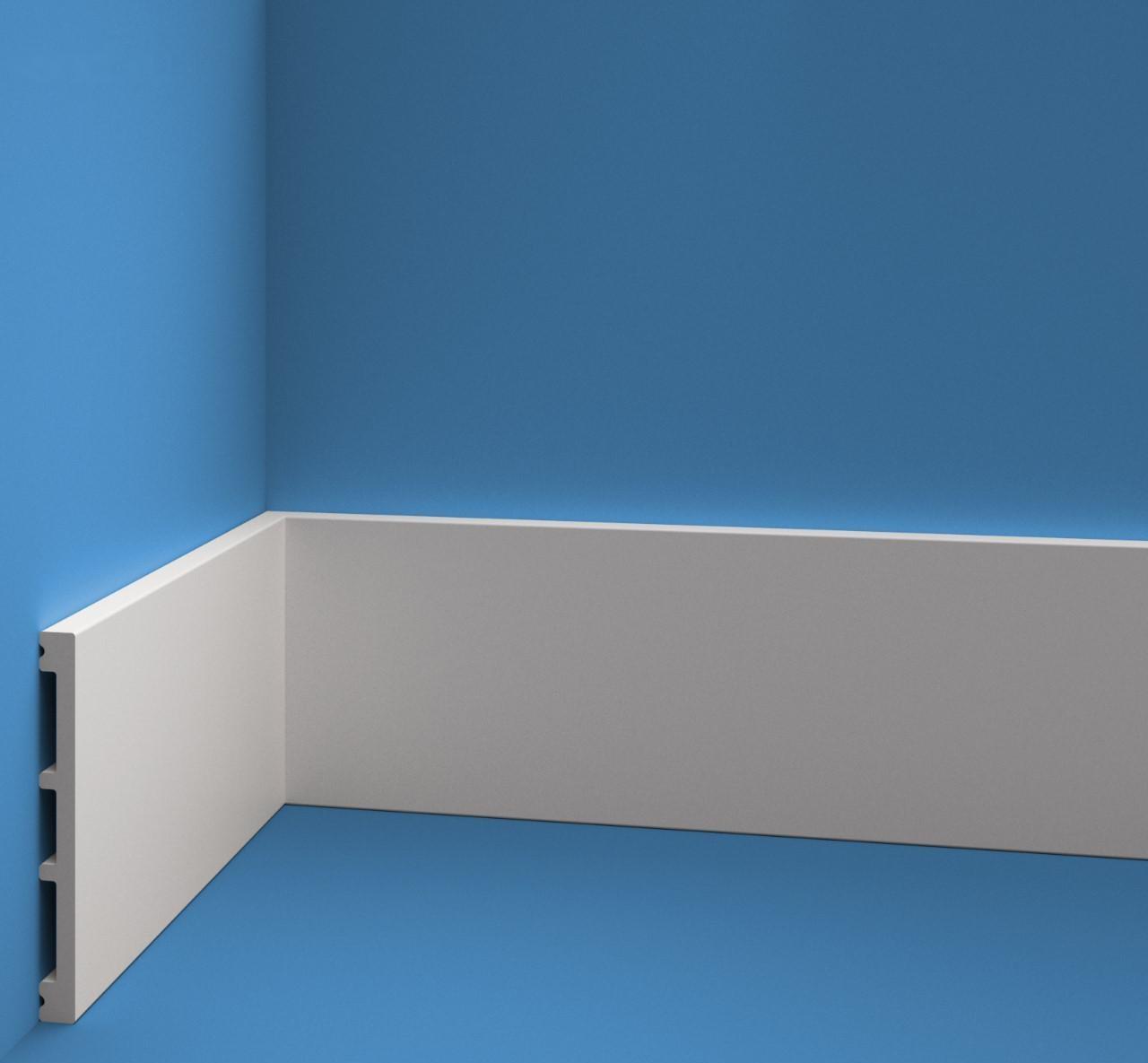 Плинтус пластиковый ударопрочный белый 122х12х2000мм