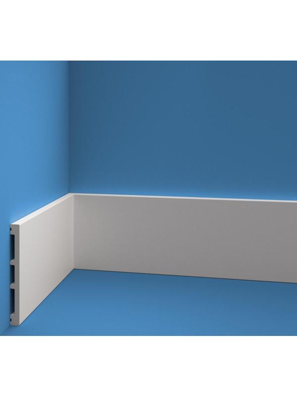 Плинтус пластиковый ударопрочный белый 122х12х2000мм