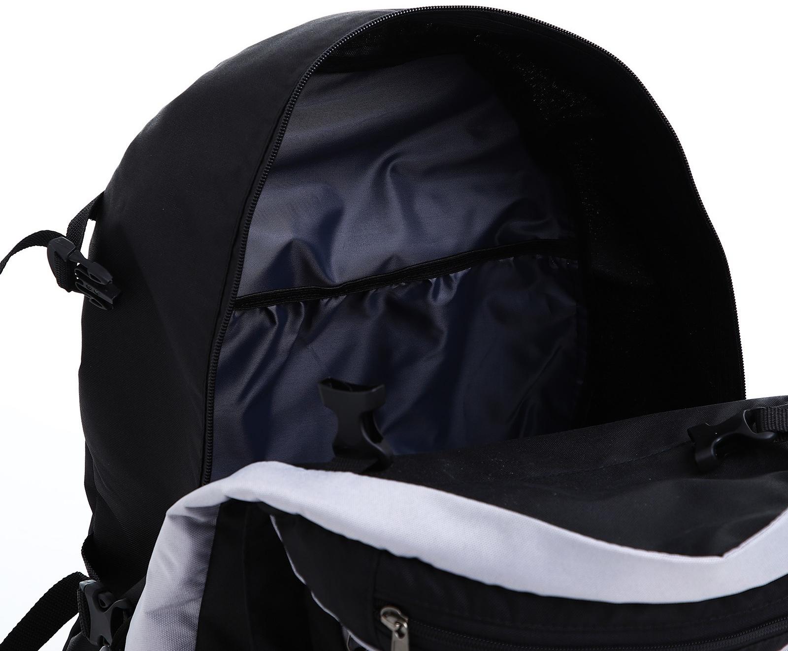 Рюкзак туристический, 65 л, отдел на молнии, 3 наружных кармана, цвет чёрный/зелёный/серый