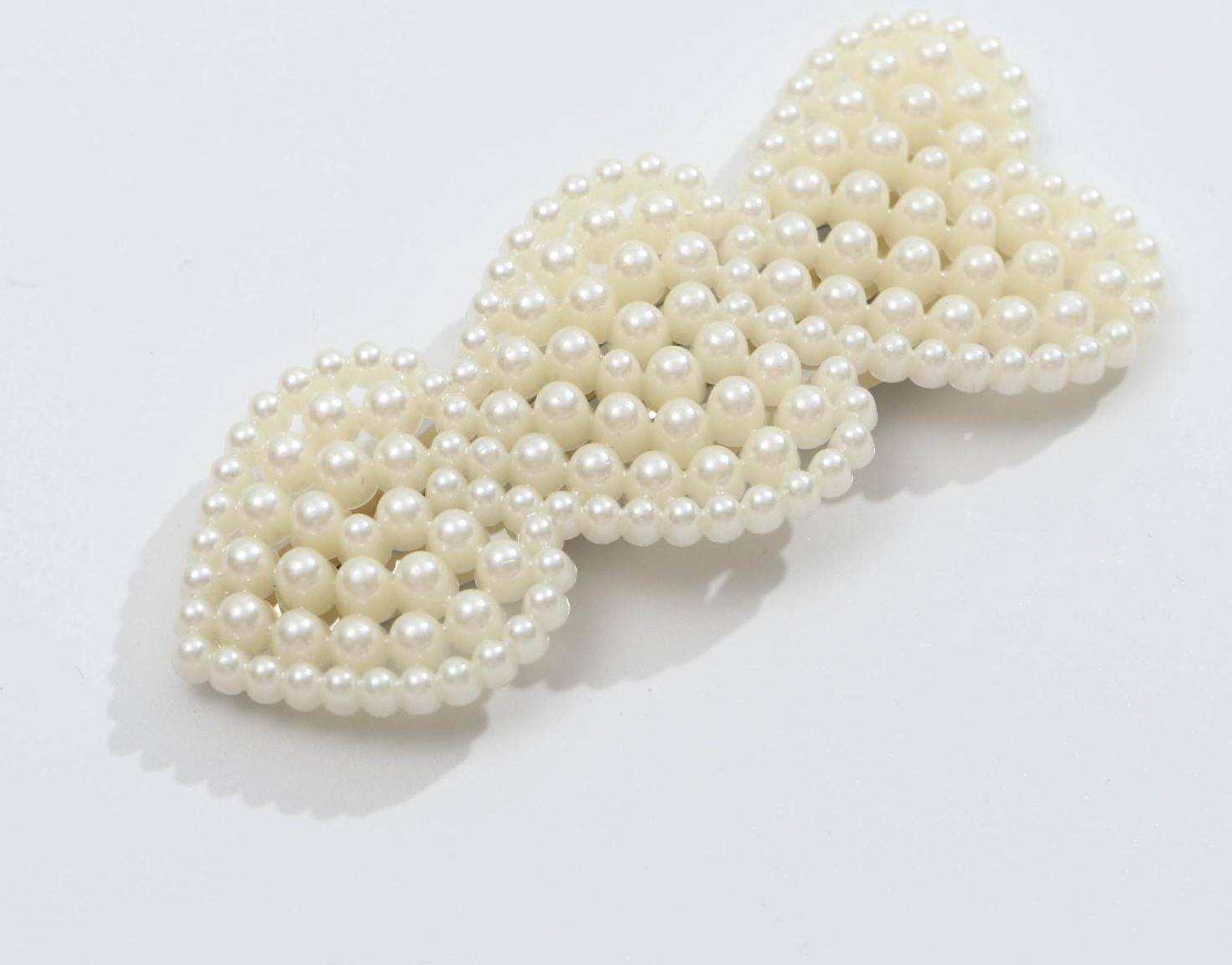 Заколка для волос на подложке «Love»