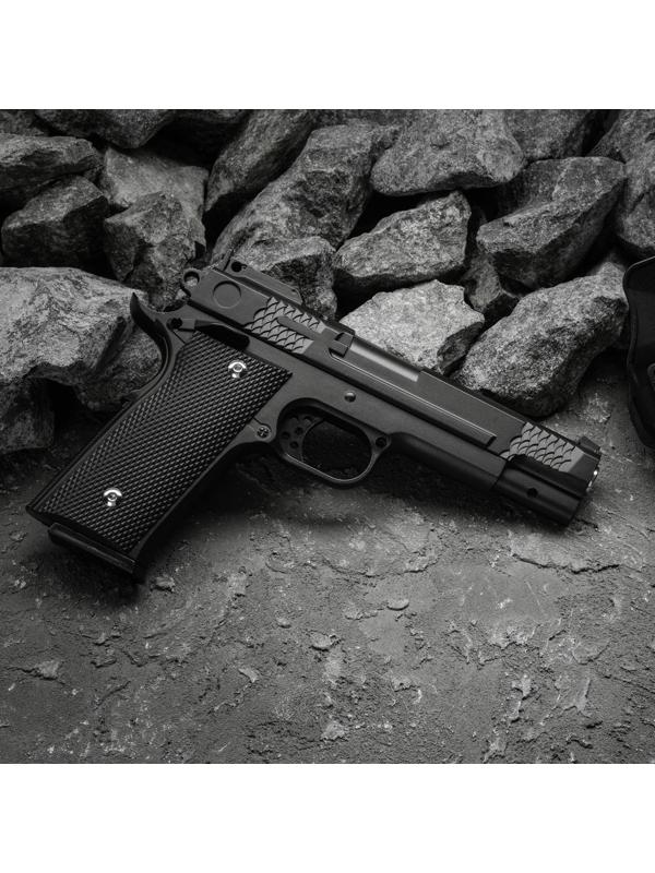 Пистолет страйкбольный 