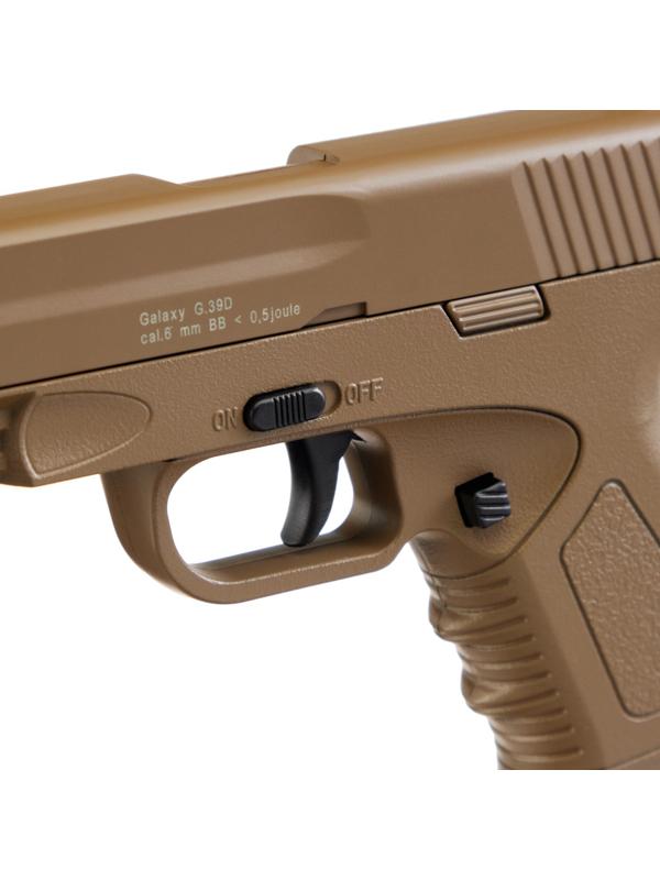 Пистолет страйкбольный 