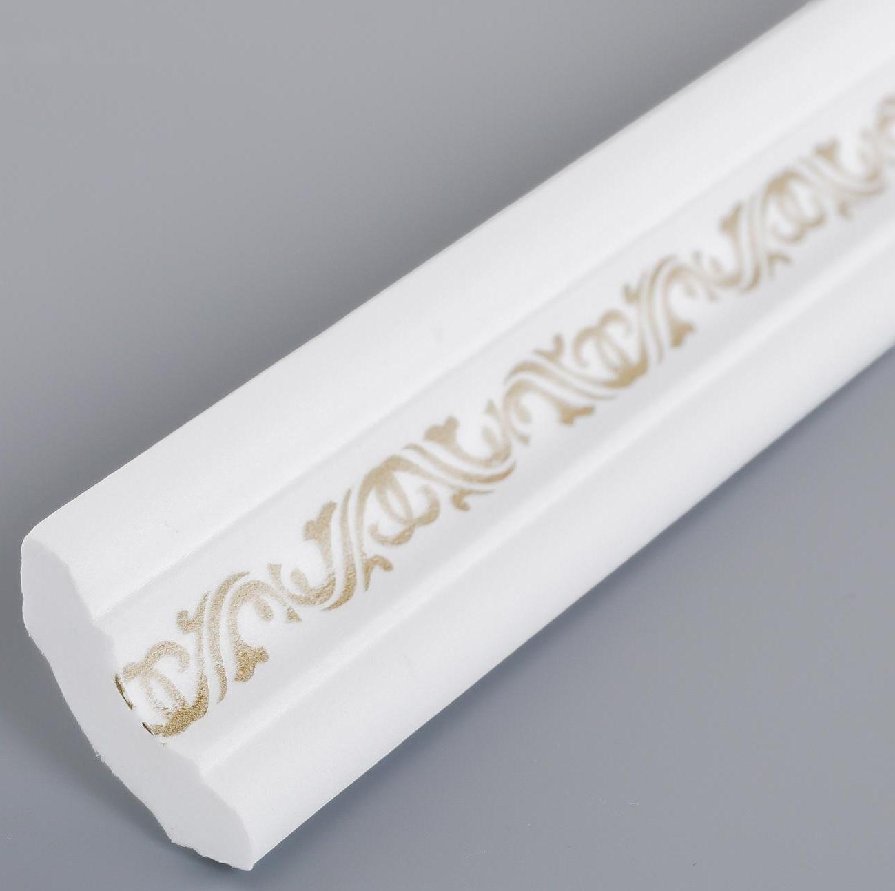 Плинтус потолочный 