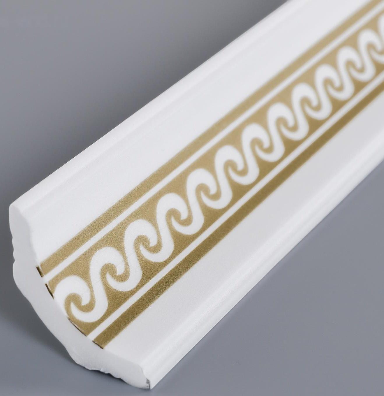 Плинтус потолочный 