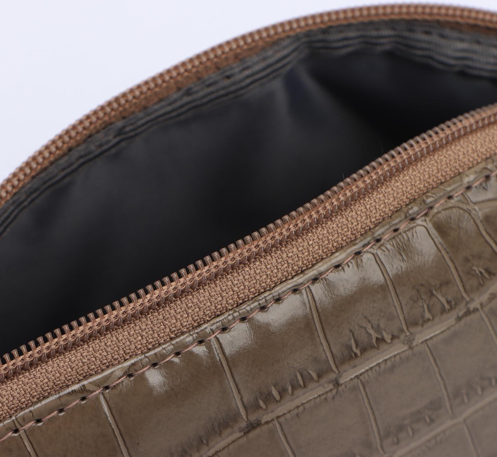 Косметичка на молнии, цвет коричневый