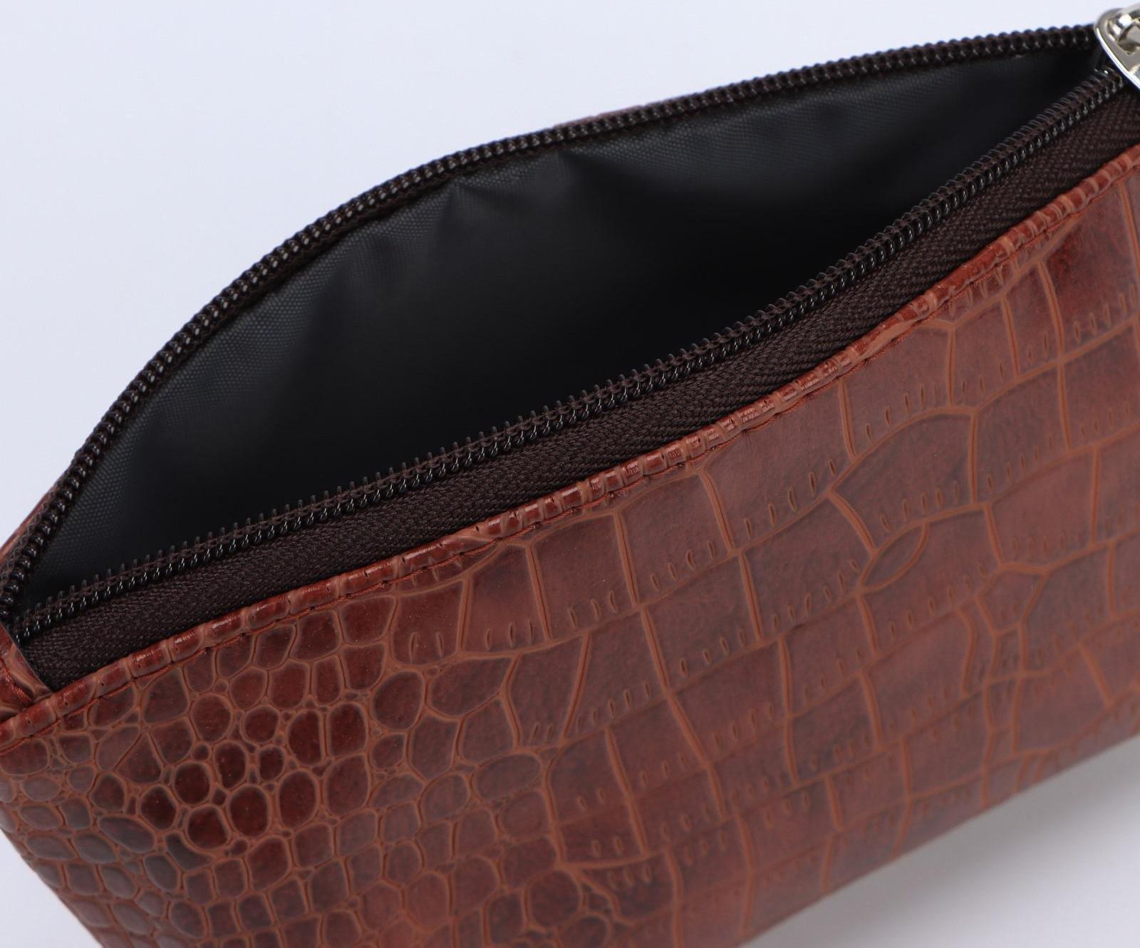 Косметичка на молнии, цвет коричневый