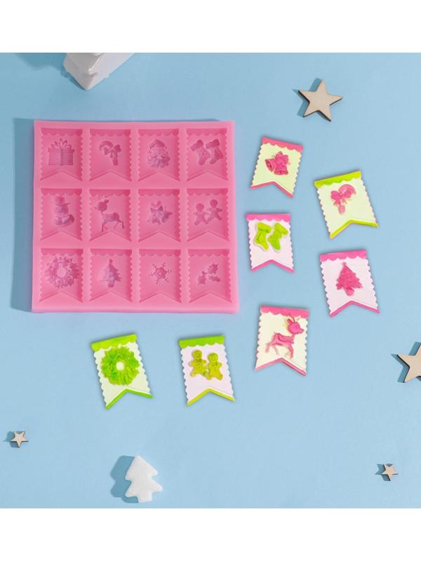 Силиконовый молд «Новогодние флажки», 13,5×13,5×0,8 см, цвет розовый