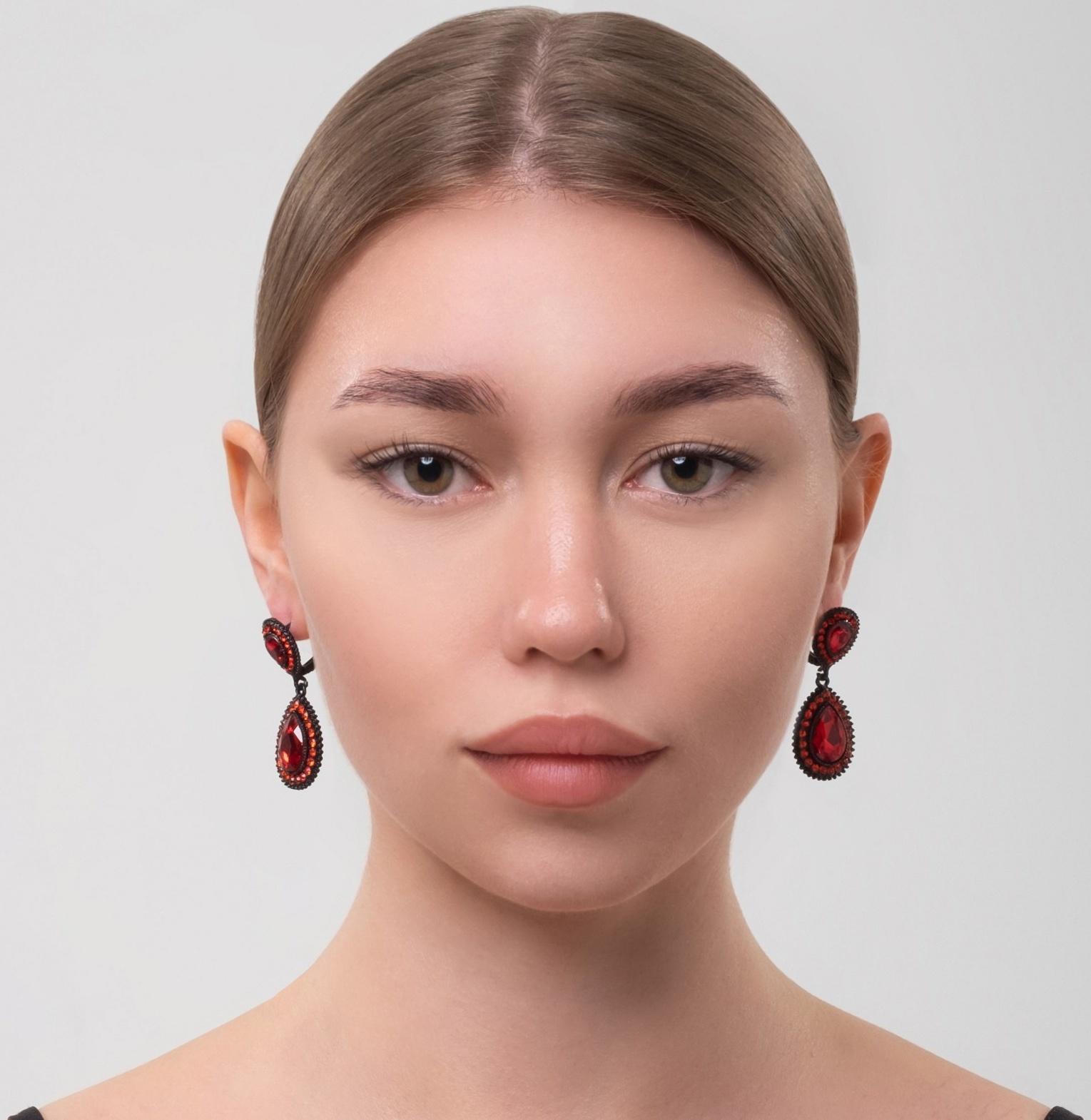 Серьги со стразами 