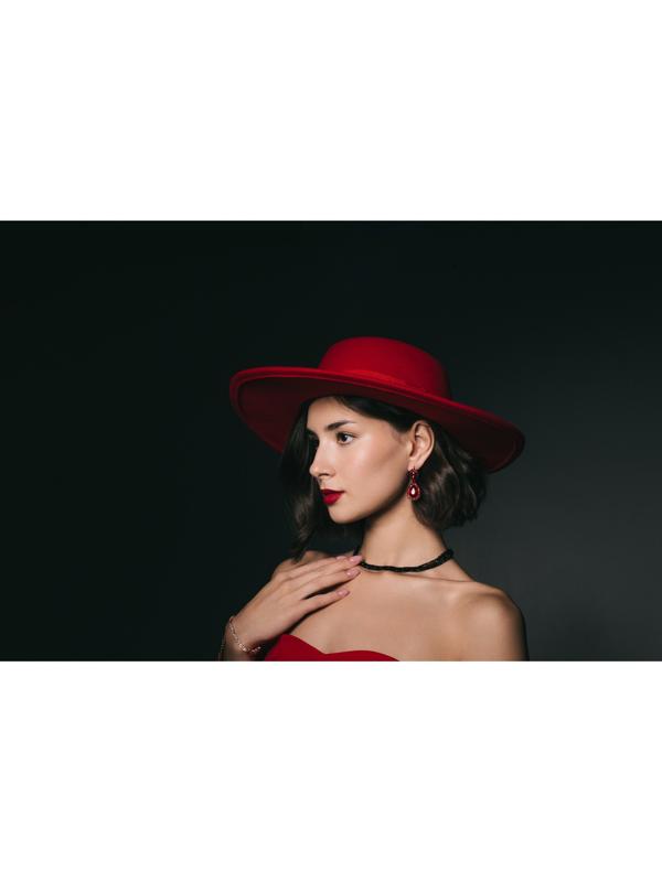 Серьги со стразами 