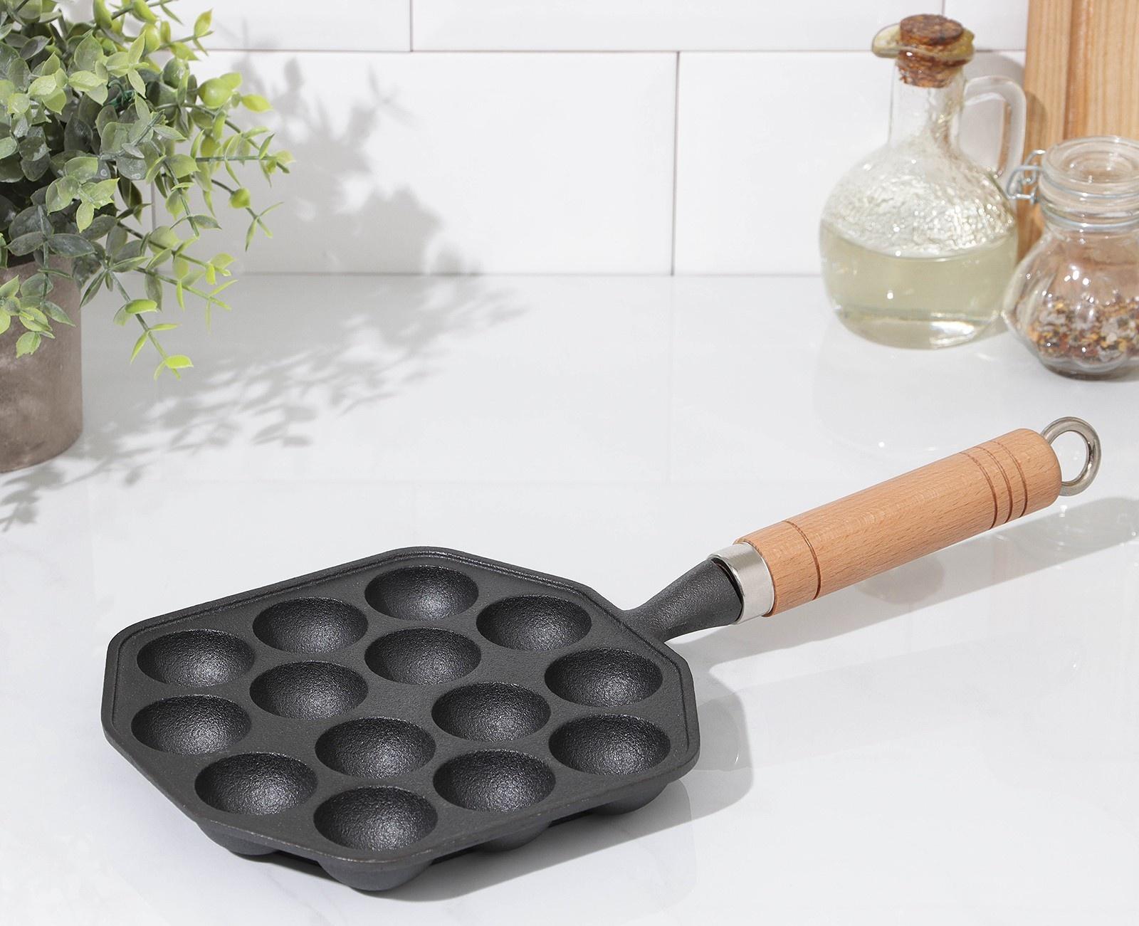 Сковорода чугунная «Сферос», 14 ячеек, 36×17×2,5 см, деревянная ручка