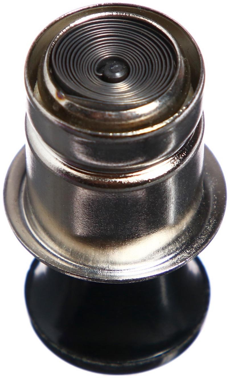 Автомобильный прикуриватель с гнездом, в сборе