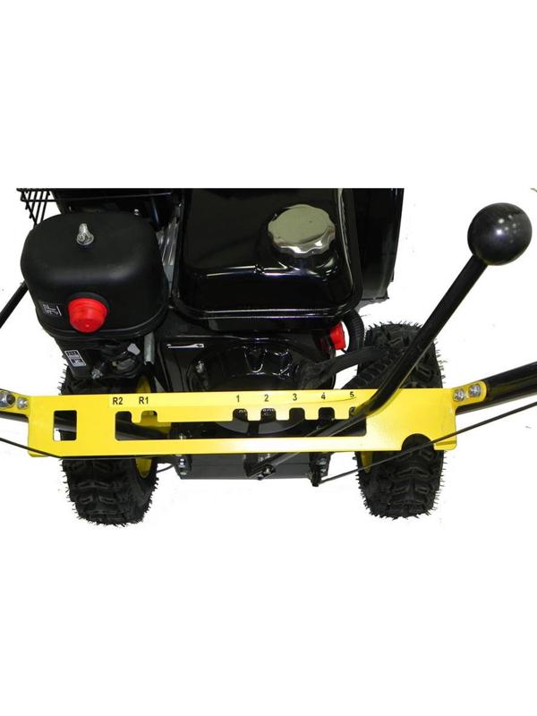 Снегоуборщик Huter SGC 7.0, 7 л.с., самоходный, ск. 5/2, шир./выс. 56/54 см, аккумулятор