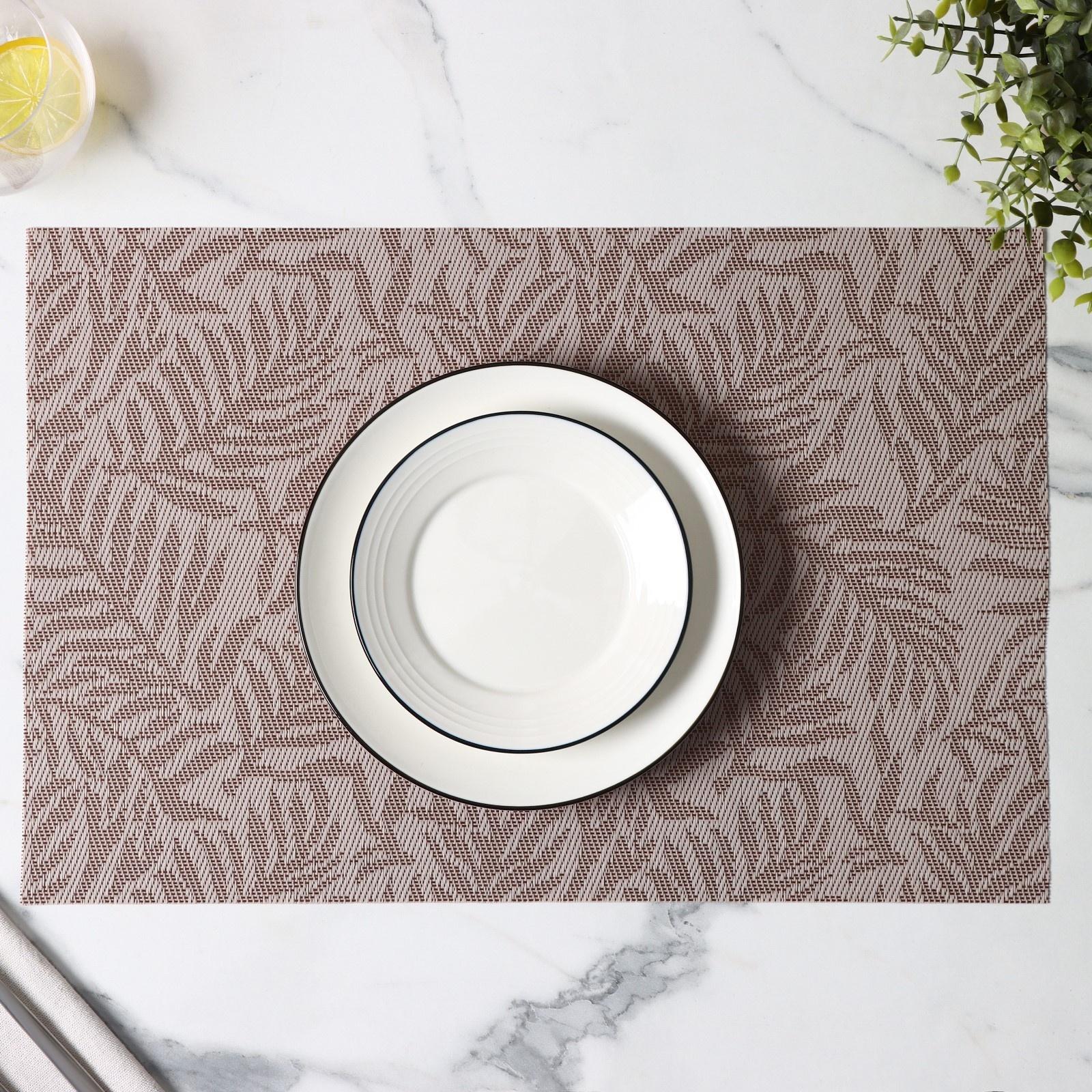 Салфетка сервировочная на стол «Тропические листья», 45×30 см, цвет бежевый