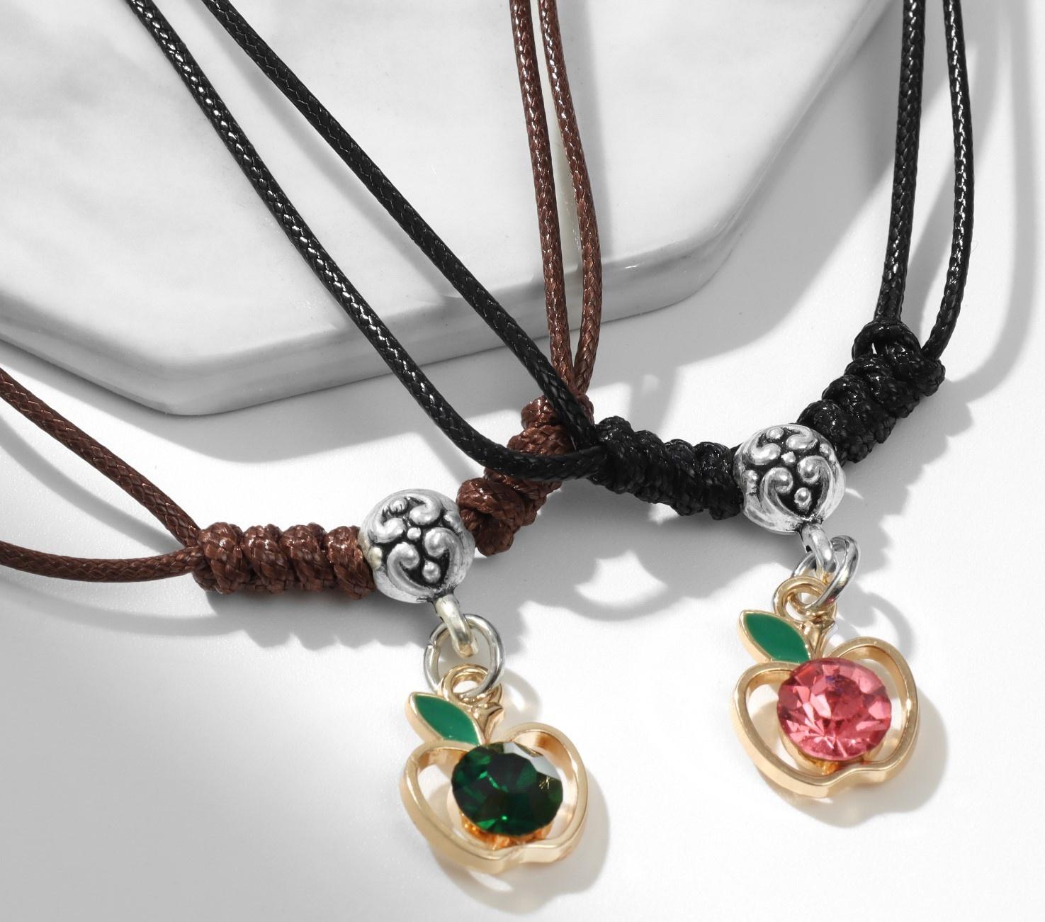 Кулоны на шнурке 