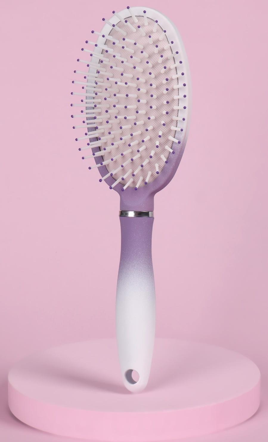 Расчёска массажная, прорезиненная ручка, 7 × 24 см, цвет белый/фиолетовый