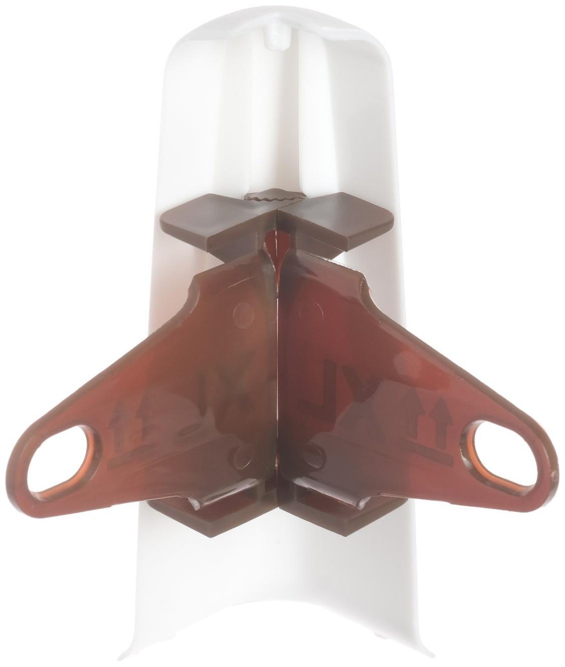 Угол наружный (внешний) с крепежом для плинтуса 85мм 