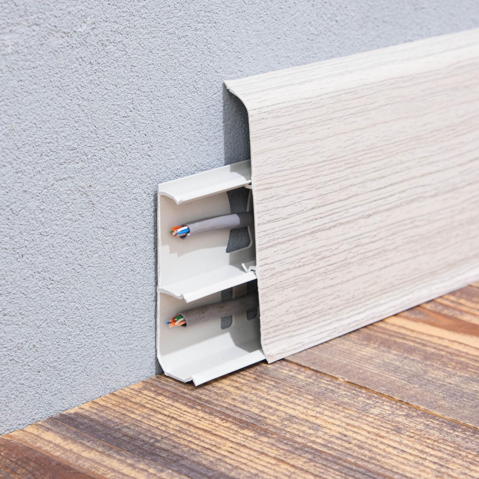 Плинтус напольный 85мм 2,2м 