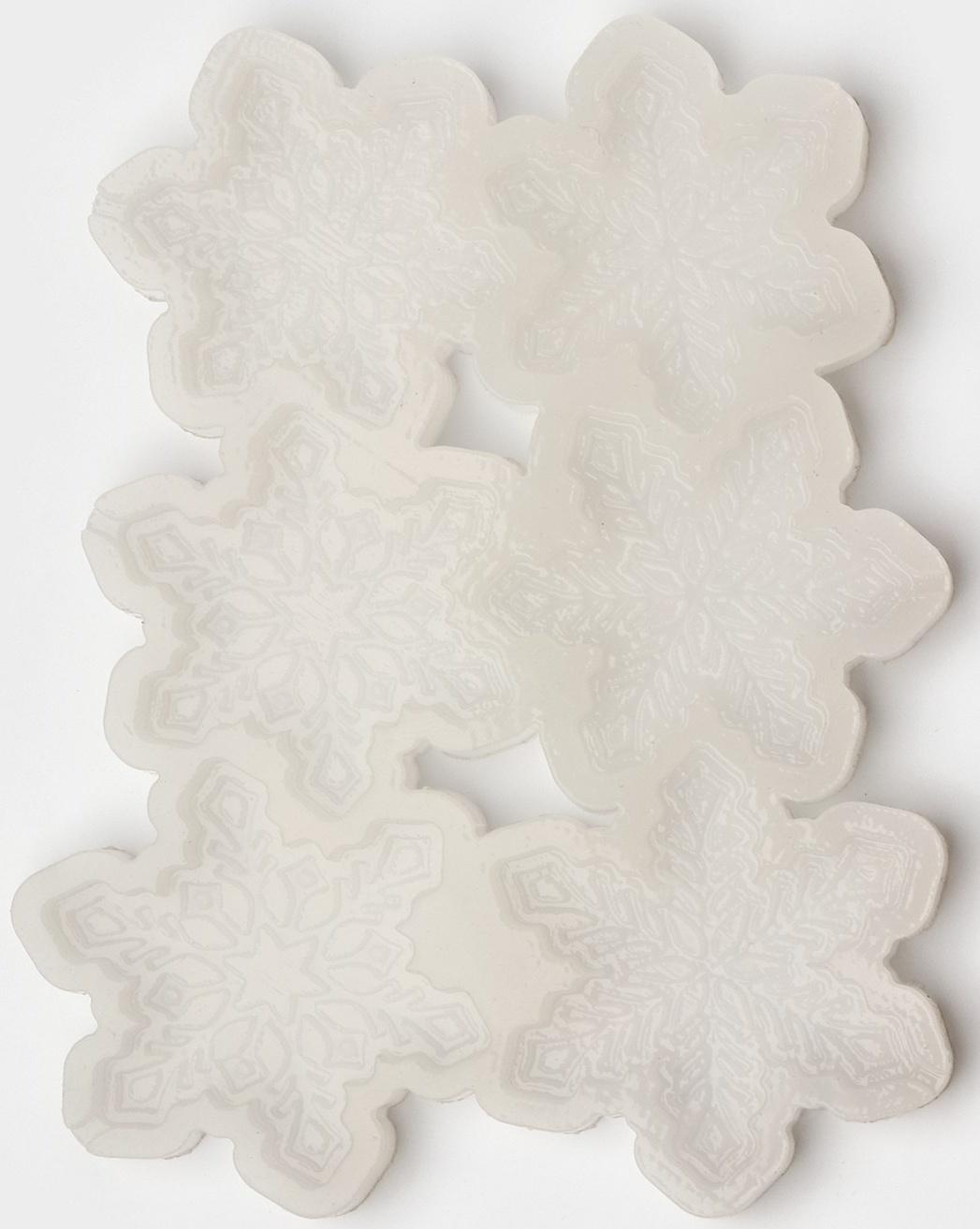 Силиконовый молд для леденцов и шоколада «Снежинки», 17×10×0,8 см, d=5 см, d=4,5 см, цвет прозрачный