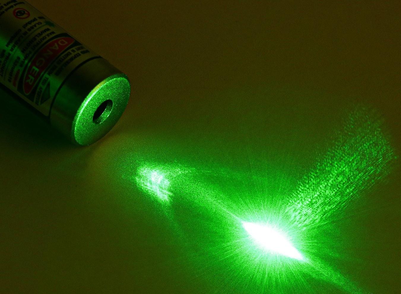 Лазерная указка 532 нм, 500 мАч, дальность 1 км, microUSB, зеленый луч