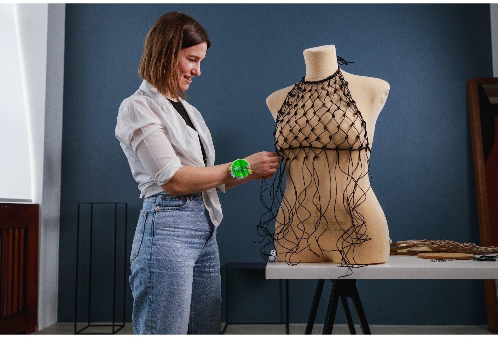 Шнур для плетения, из натуральной кожи, d = 2 мм, 10 ± 0,5 м, цвет чёрный