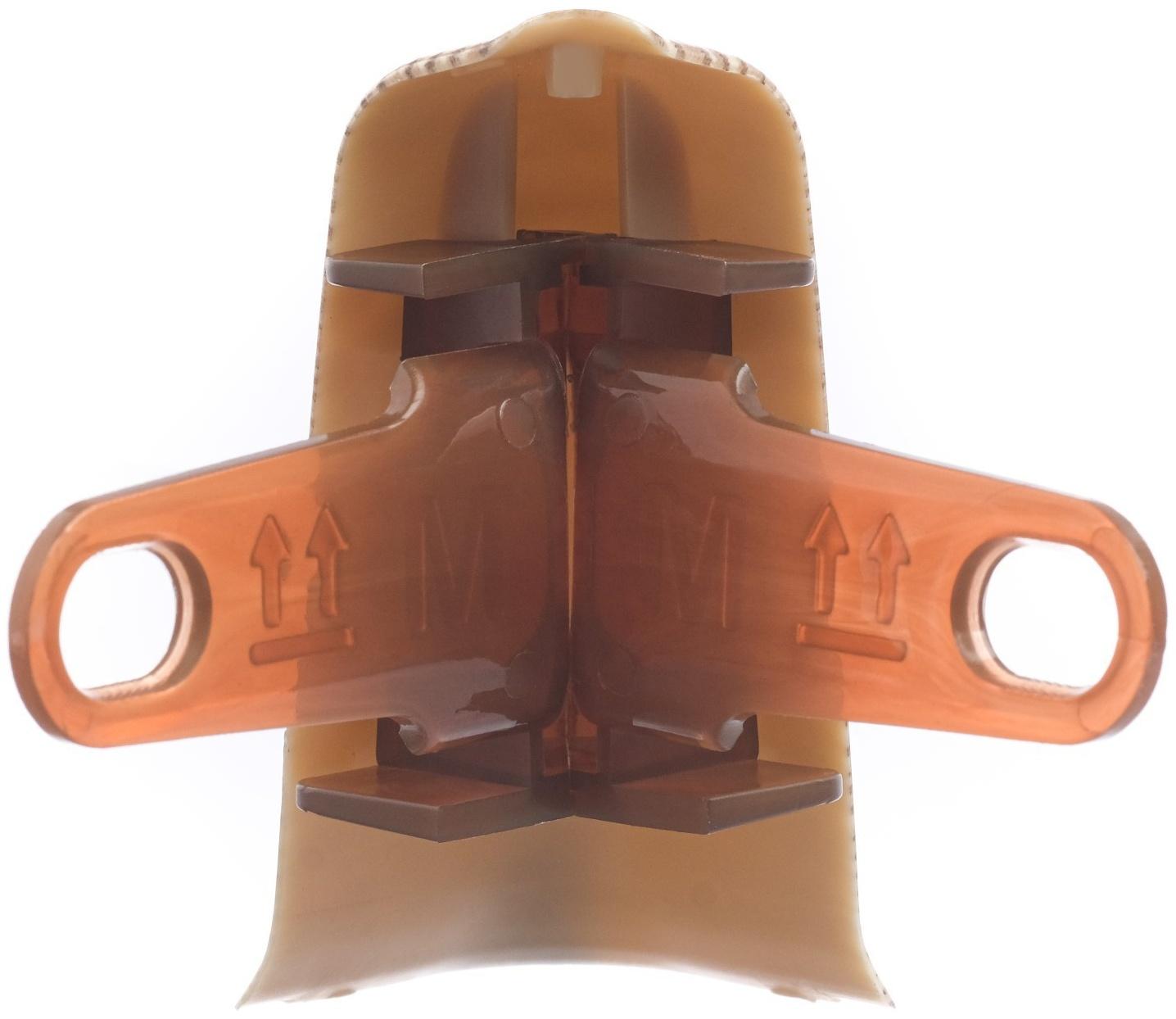 Угол наружный (внешний) с крепежом для плинтуса 55мм 