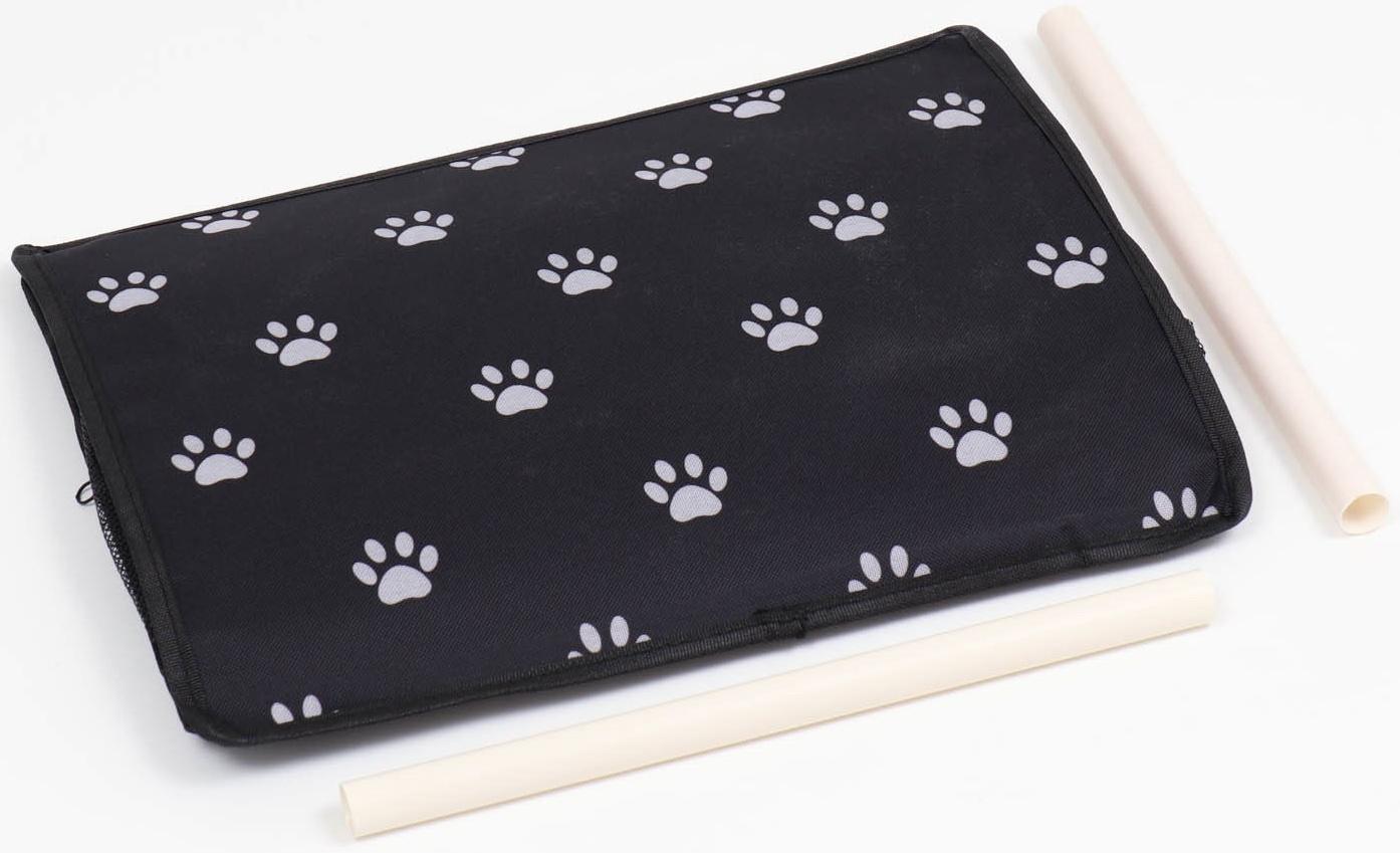 Автокресло для животных 40*30*25 см, чёрное с белыми лапками