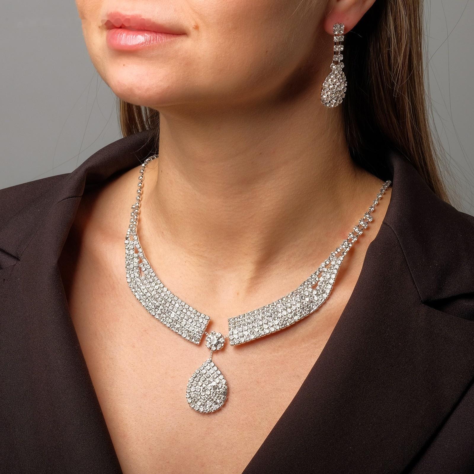 Набор 2 предмета: серьги, колье 