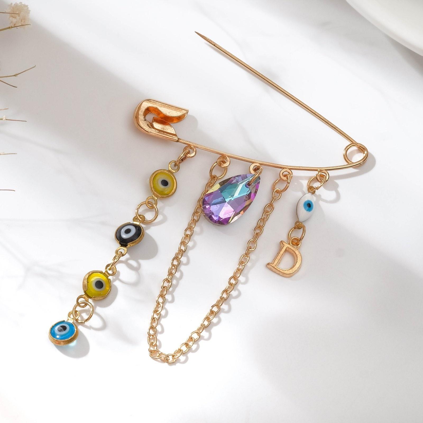 Булавка-оберег 