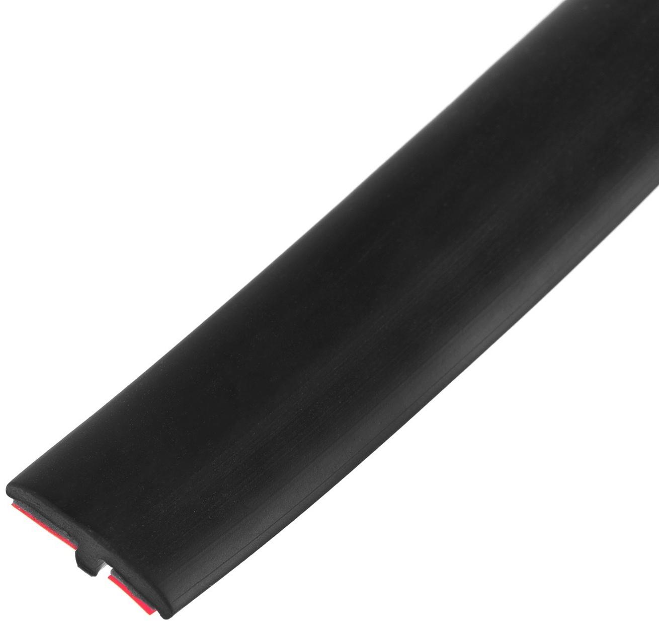 Уплотнитель стекла, самоклеящийся 1.9×200 см