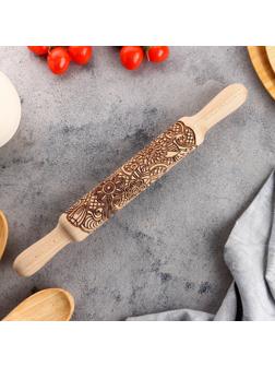 Резная скалка с узорами 