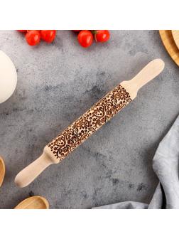 Резная скалка с узорами 